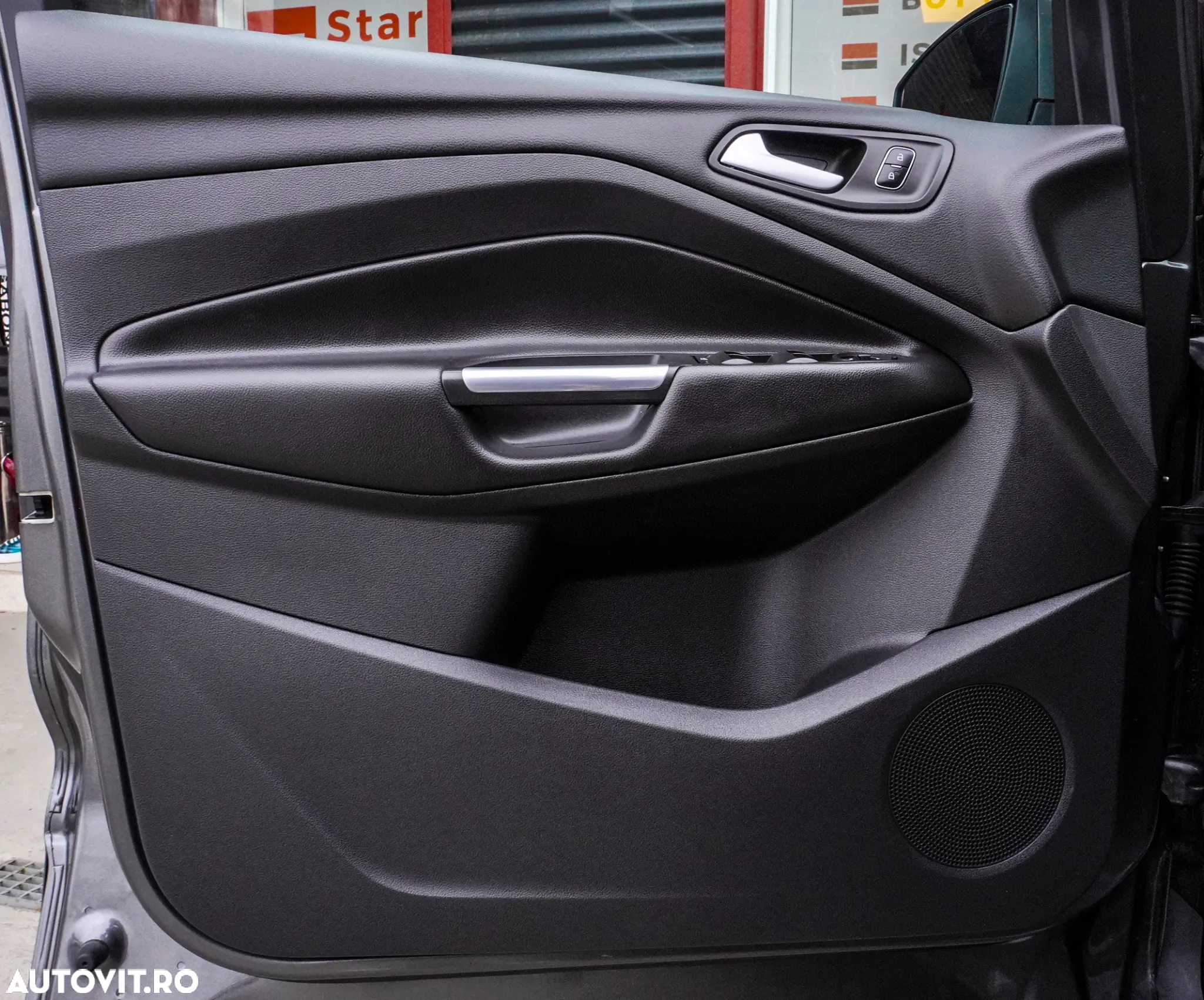 Ford Kuga 2.0 TDCi 4WD Powershift ST-Line - 26