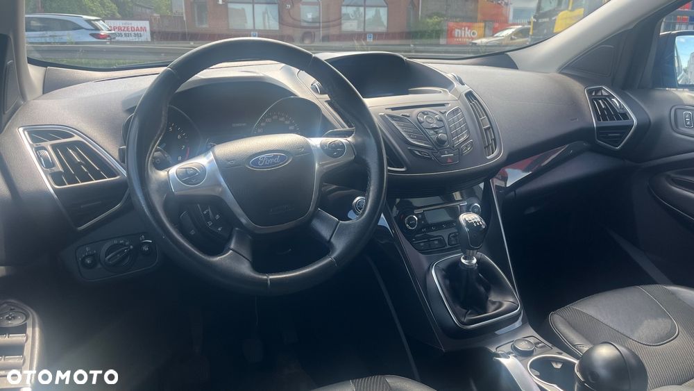 Ford Kuga 1.6 EcoBoost 2x4 Titanium - 6