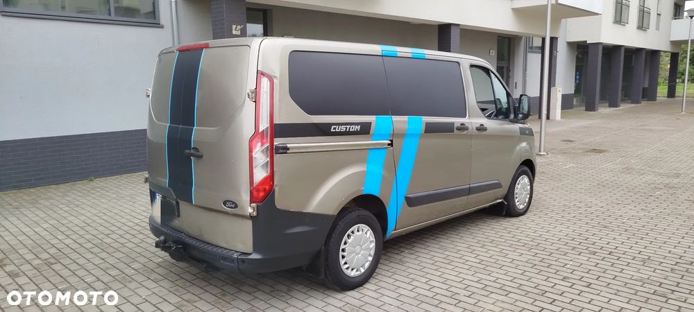 Ford Custom - 4