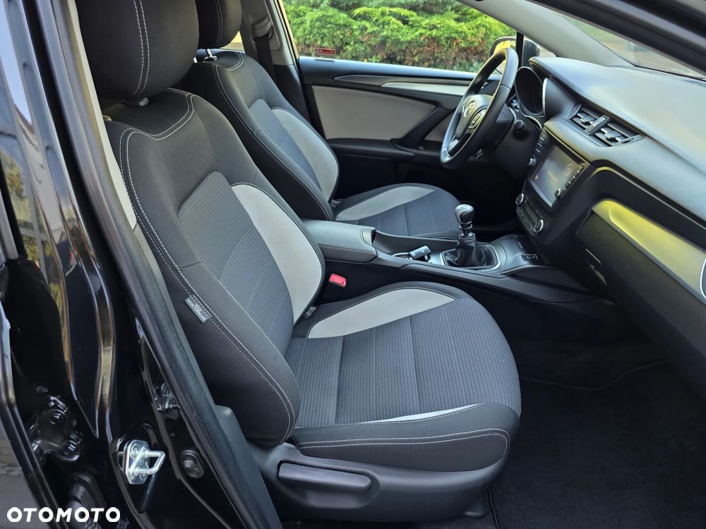 Toyota Avensis - 26