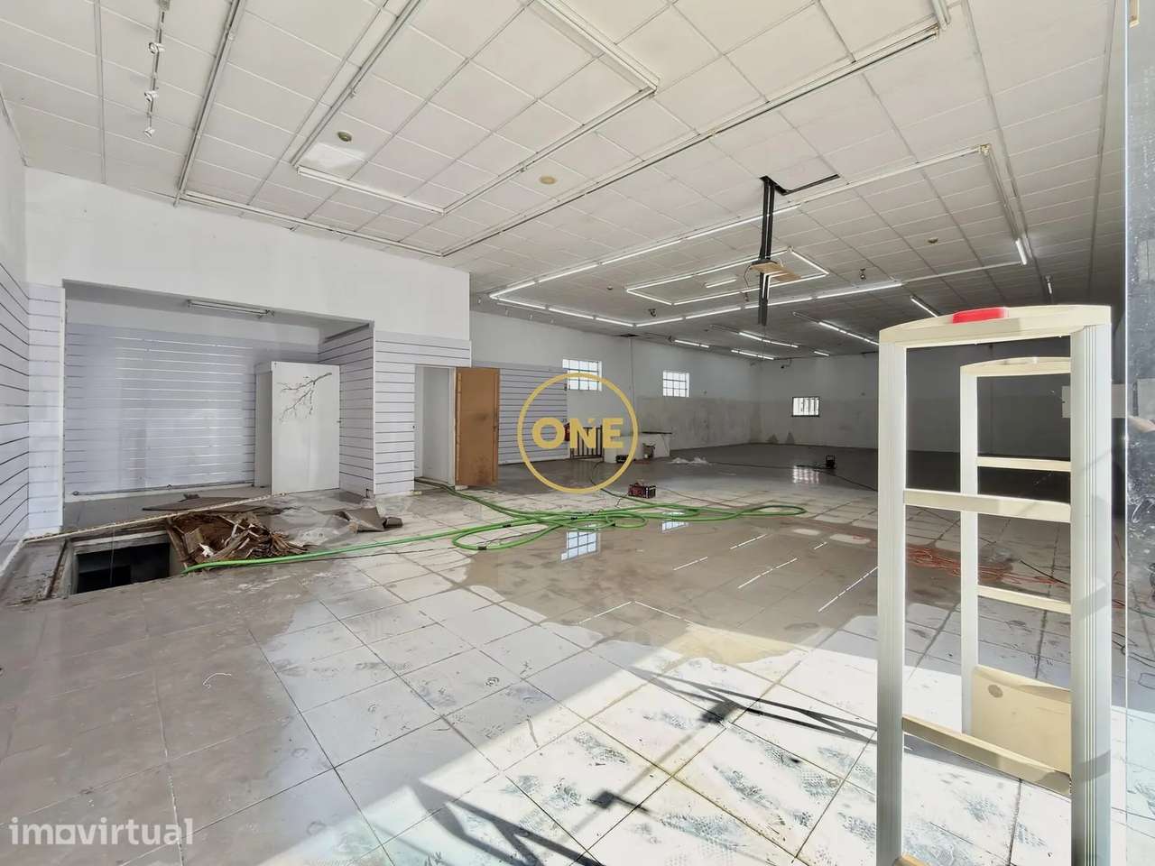 Imóvel comercial com 340 m² no centro de Torres Vedras - Grande imagem: 4/17