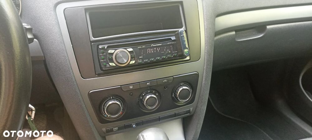 Skoda Octavia 1.6 Tour - 17