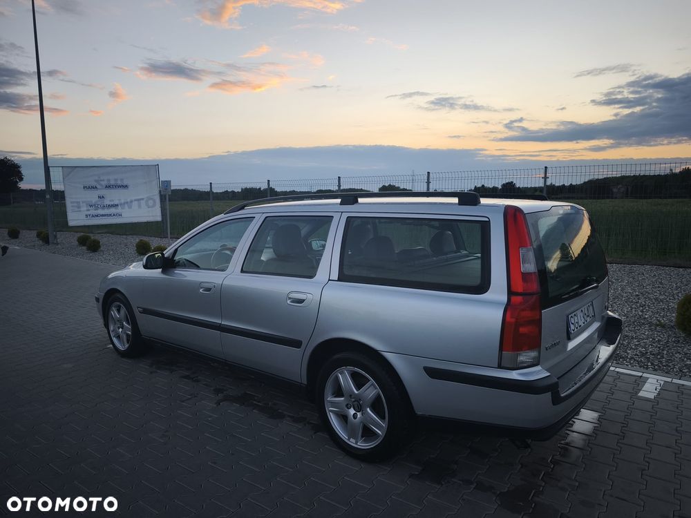 Volvo V70 2.4 - 21