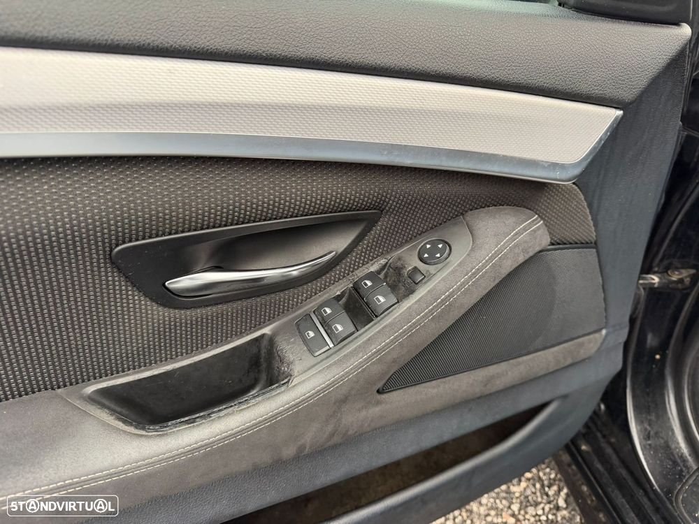 BMW 525 d Pack M - 34