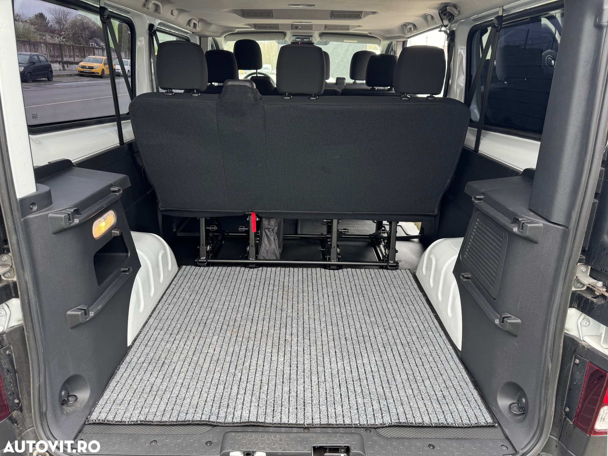 Renault Trafic Combi 2.0 Blue dCi 110 S&S L2 8+1 Life - 14