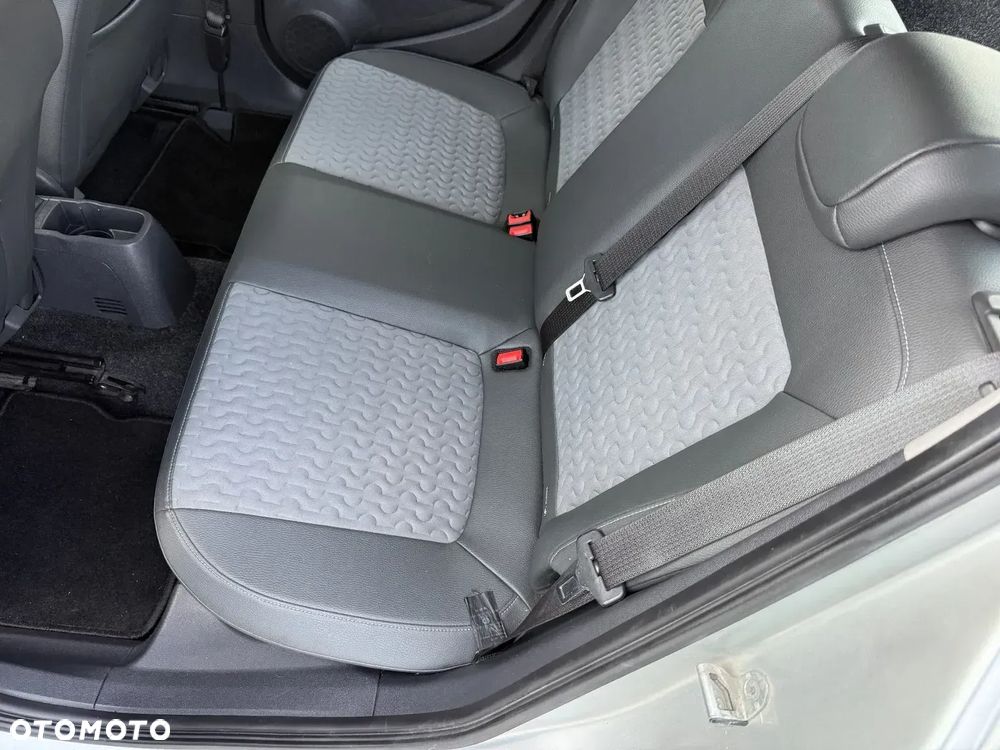 Opel Corsa 1.4 16V Cosmo - 8