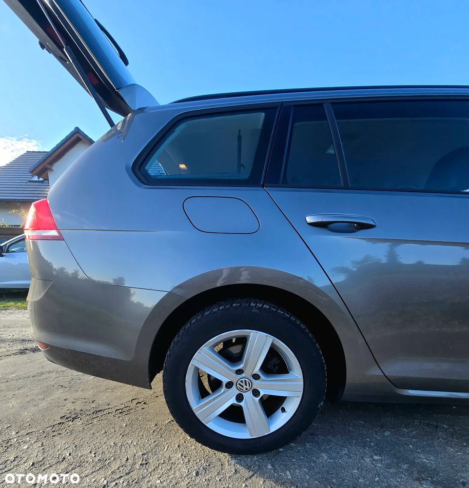 Volkswagen Golf - 16