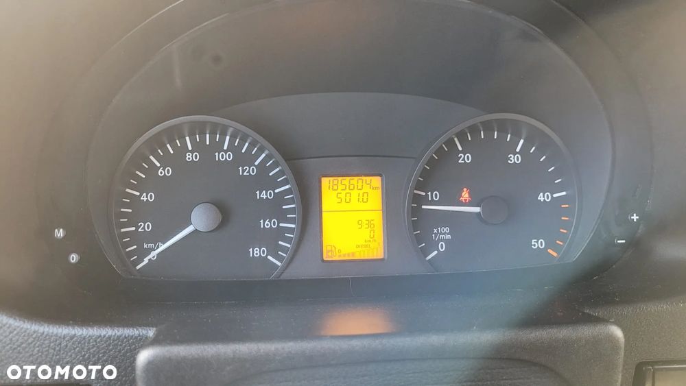 Mercedes-Benz Sprinter - 12