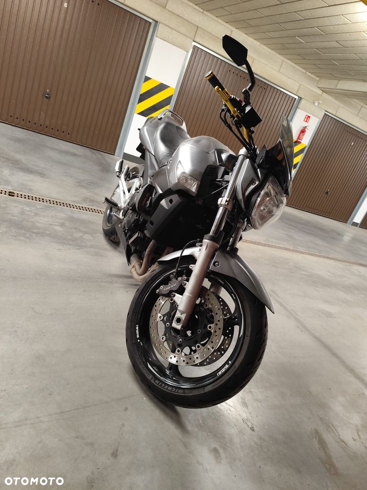 Suzuki GSR - 1