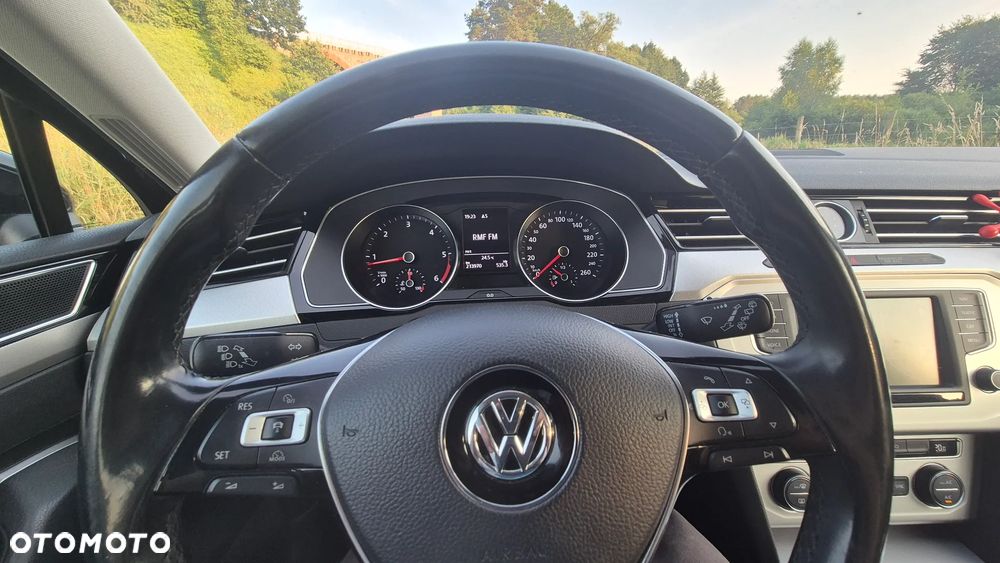 Volkswagen Passat 2.0 TDI (BlueMotion Technology) Comfortline - 10