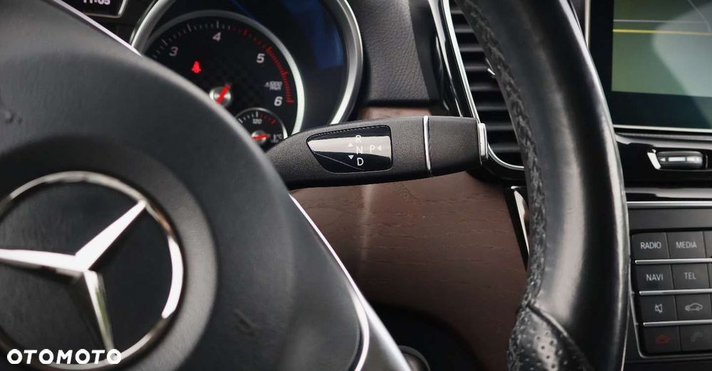 Mercedes-Benz GLE - 27