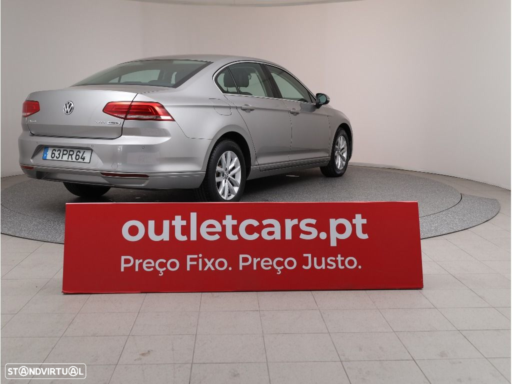 VW Passat 2.0 TDI Confortline - 4