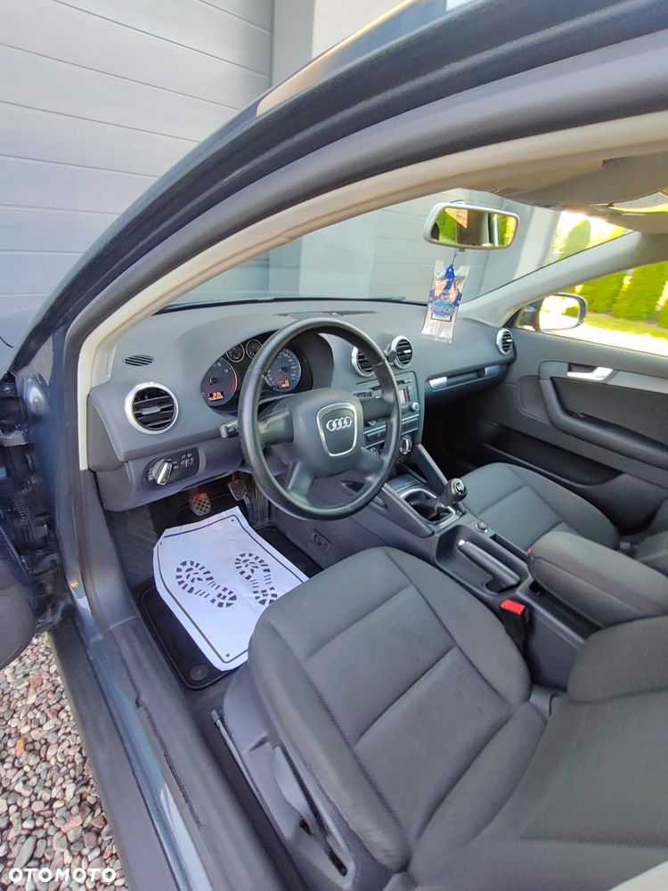 Audi A3 Sportback 1.6 Ambiente - 8