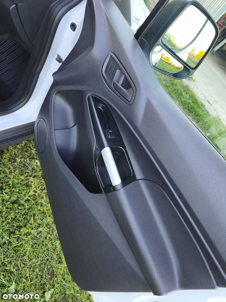 Ford Transit Connect - 13
