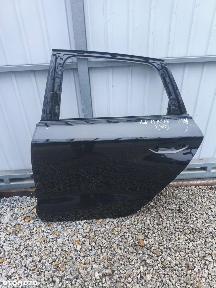 AUDI A3 8Y HB DRZWI LEWE TYLNE POZNAŃ GIEŁDA X755 - 1
