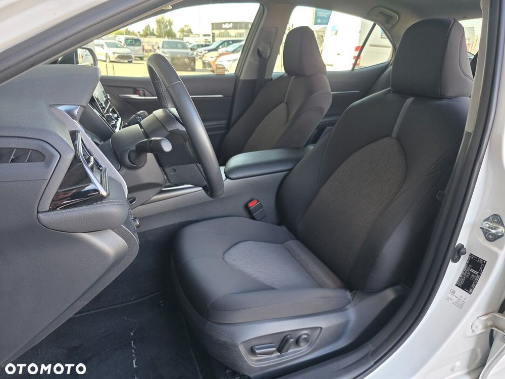 Toyota Camry 2.5 Hybrid Comfort CVT - 17