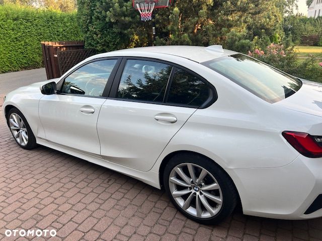BMW Seria 3 320i - 5