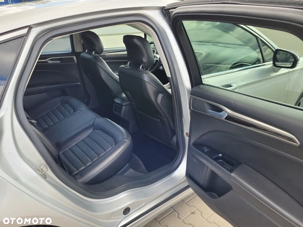 Ford Fusion - 18