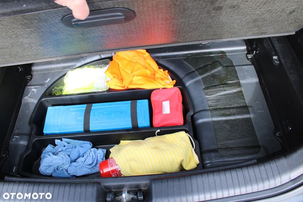 Kia Venga 1.4 CVVT Vision - 33