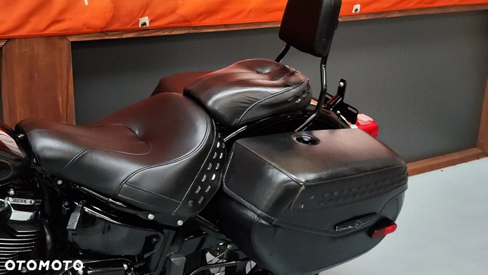 Harley-Davidson Softail Heritage Classic - 24