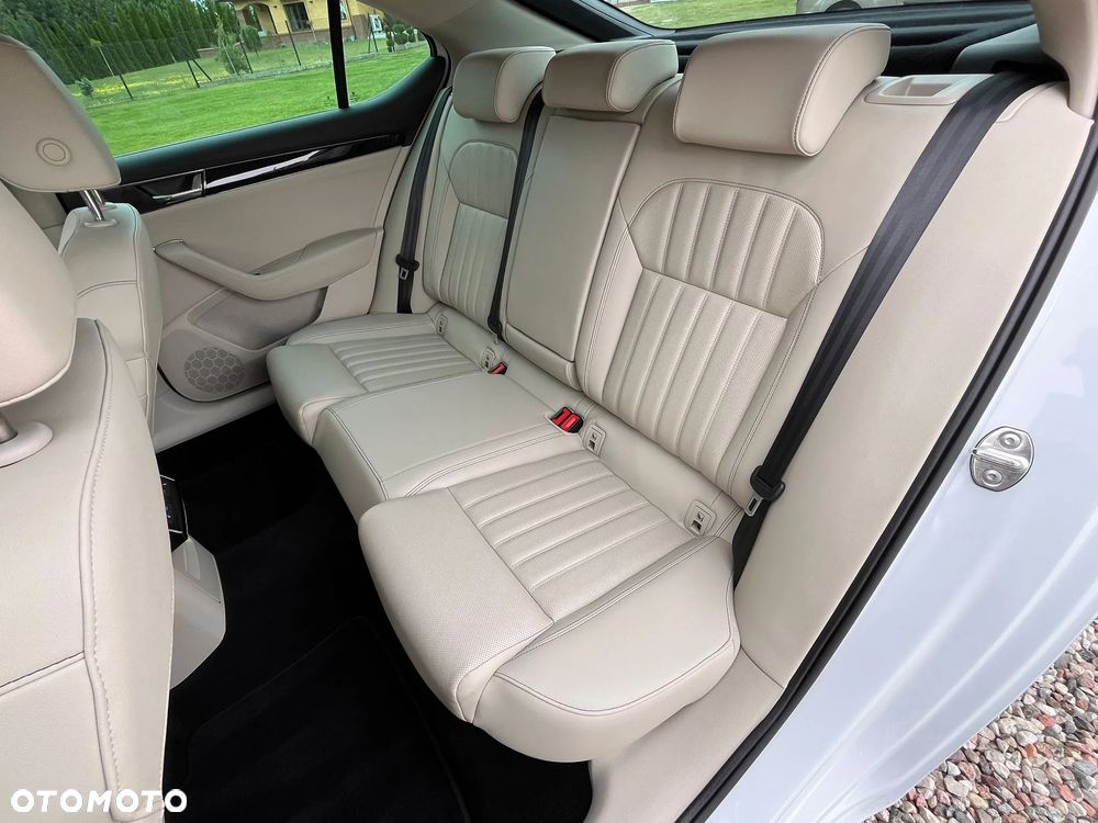 Skoda Superb 2.0 TDI SCR L&K DSG - 25