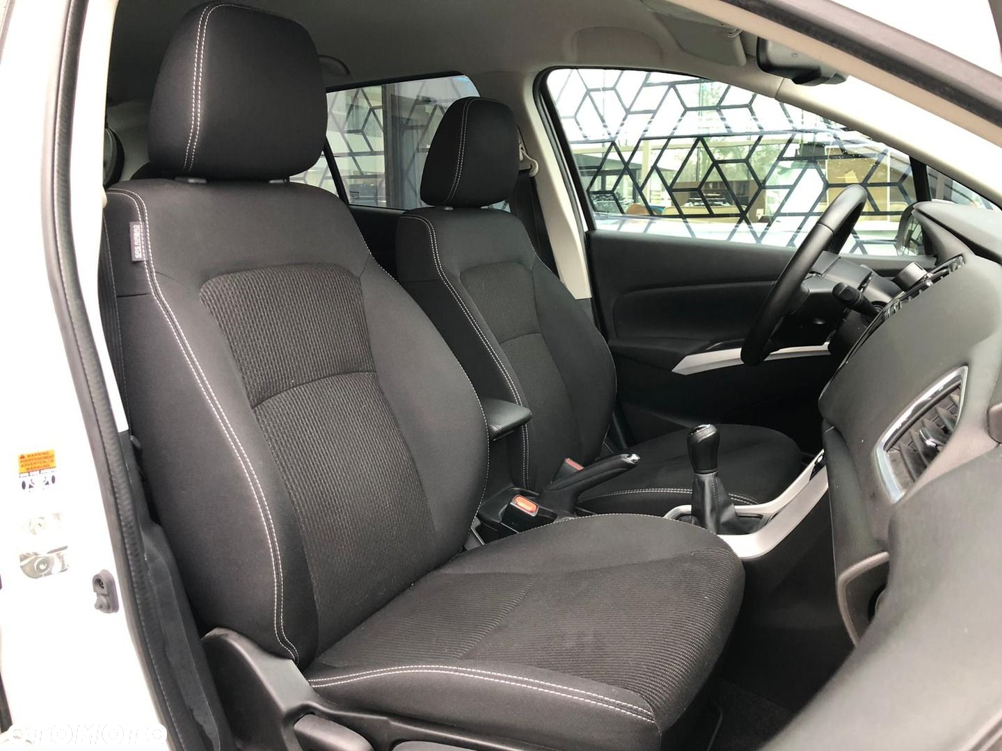 Suzuki SX4 S-Cross 1.0 T Premium - 25