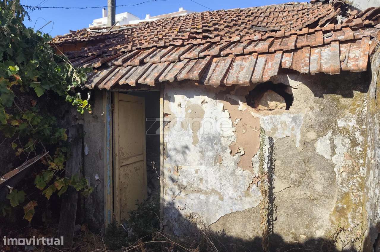 Moradia para recuperar no centro de Mira de Aire - Grande imagem: 5/19