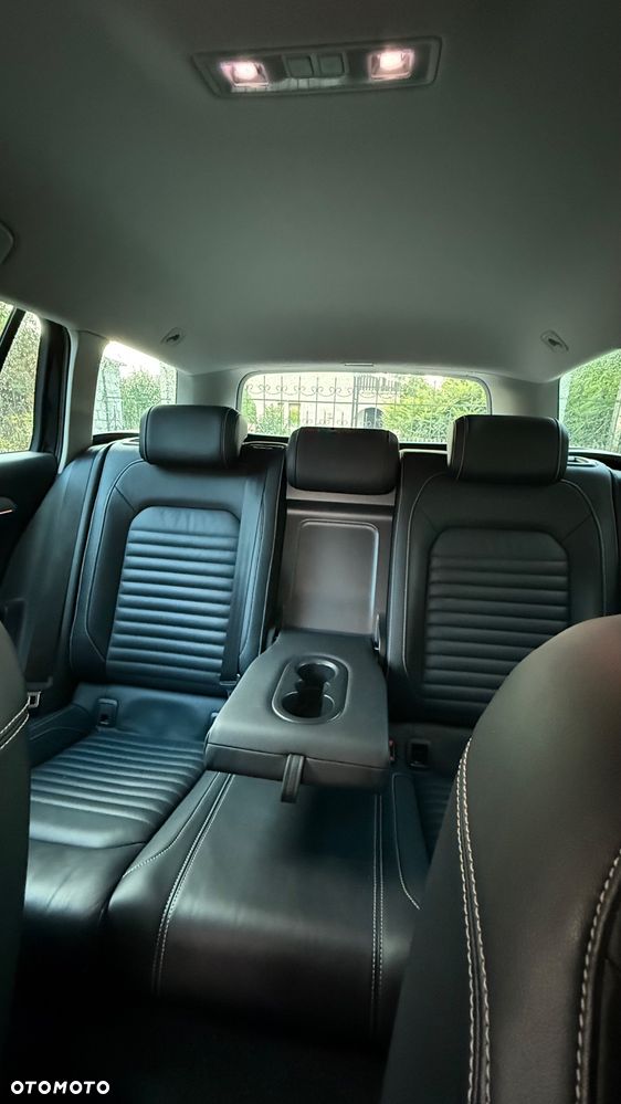 Volkswagen Passat - 12