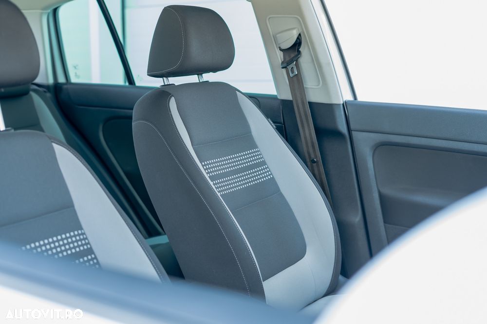 Volkswagen Golf Plus 1.6 TDI DPF MATCH - 20