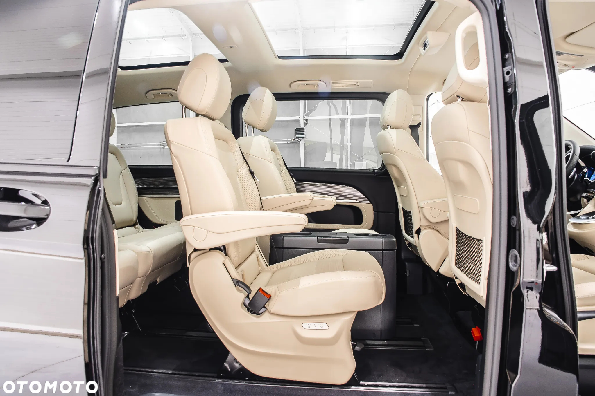 Mercedes-Benz Klasa V 300 d 4-Matic Avantgarde 9G-Tronic (d³ugi) - 14