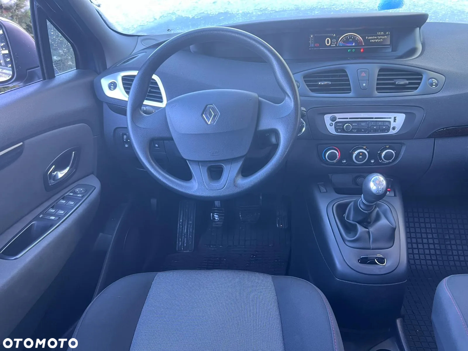 Renault Scenic 1.6 16V Authentique - 12