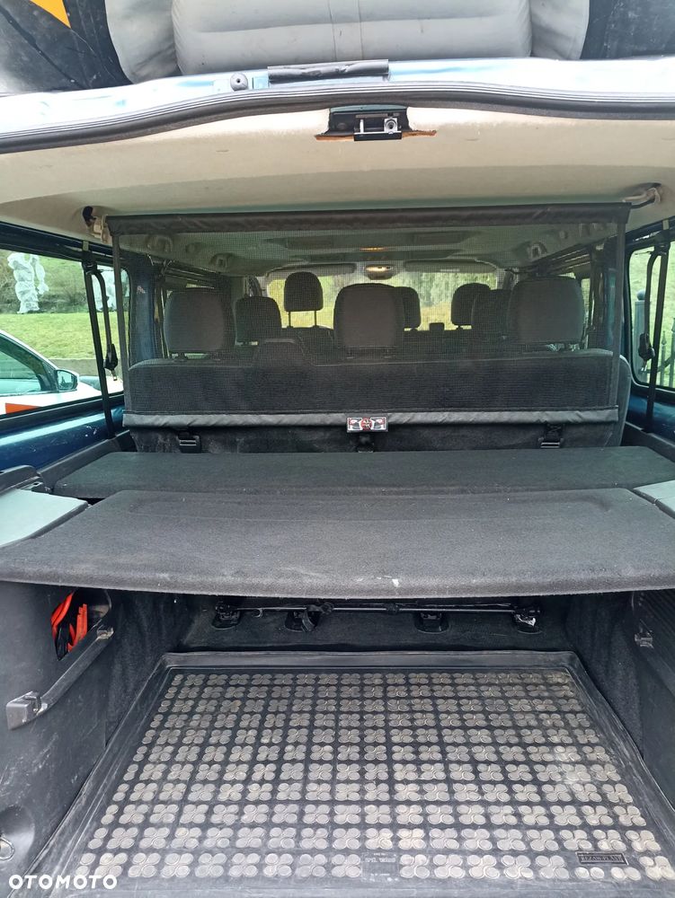 Opel Vivaro - 11