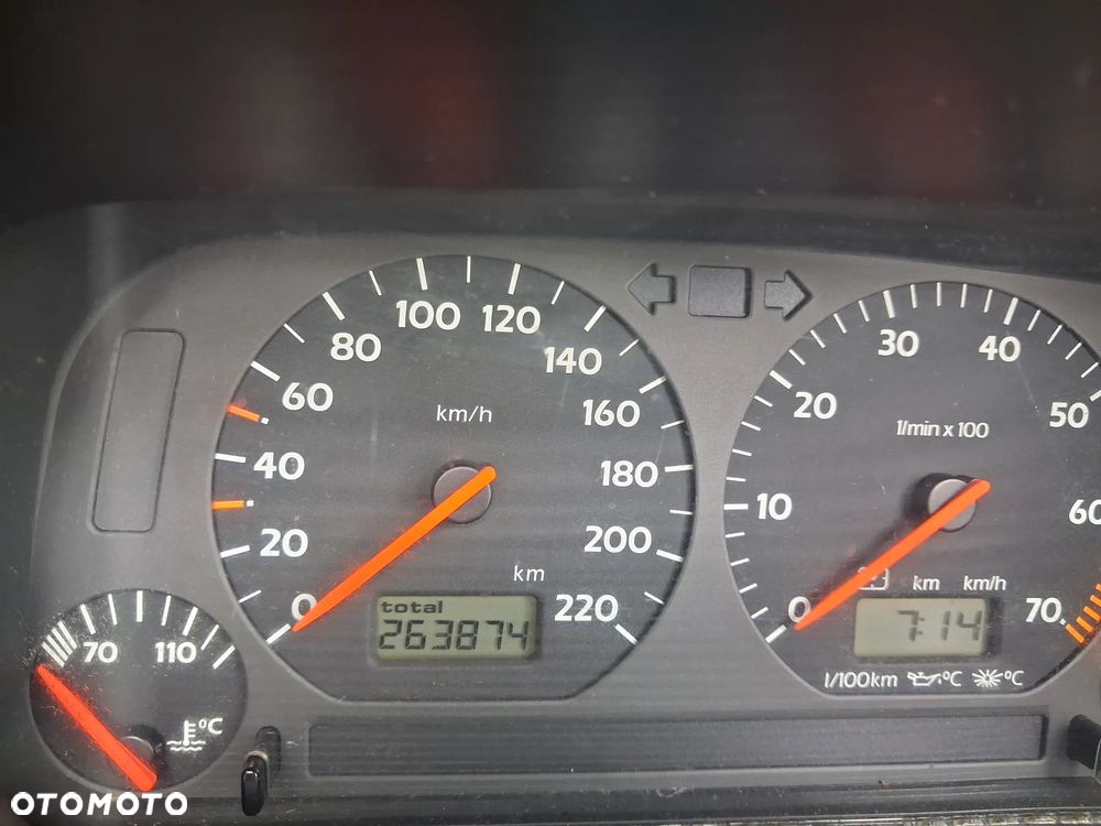 Volkswagen Golf Cabrio 2.0 - 8