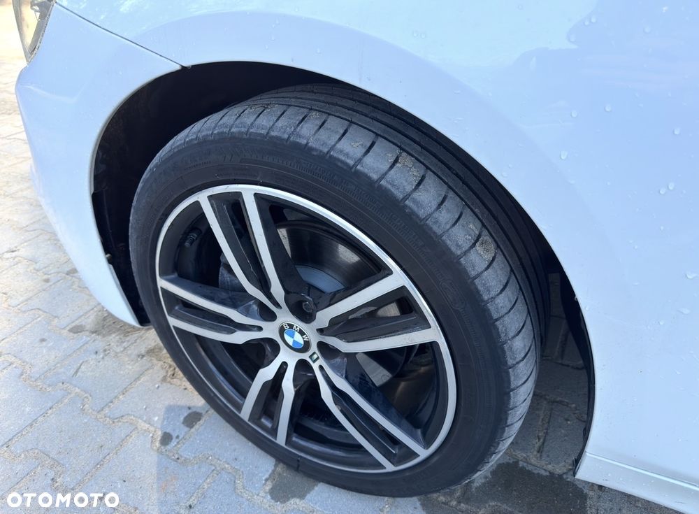 BMW Seria 2 218d M Sport - 9