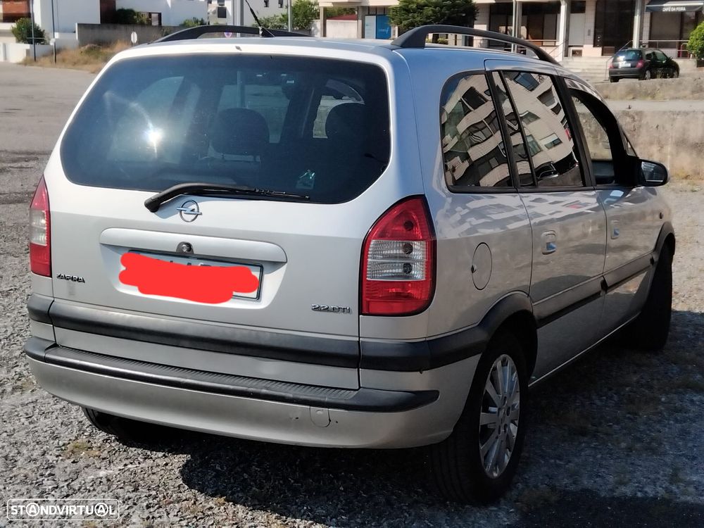 Opel Zafira 2.2 DTI - 1