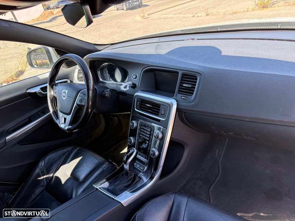 Volvo V60 2.4 D6 R-Design Sum.AWD Phev - 23