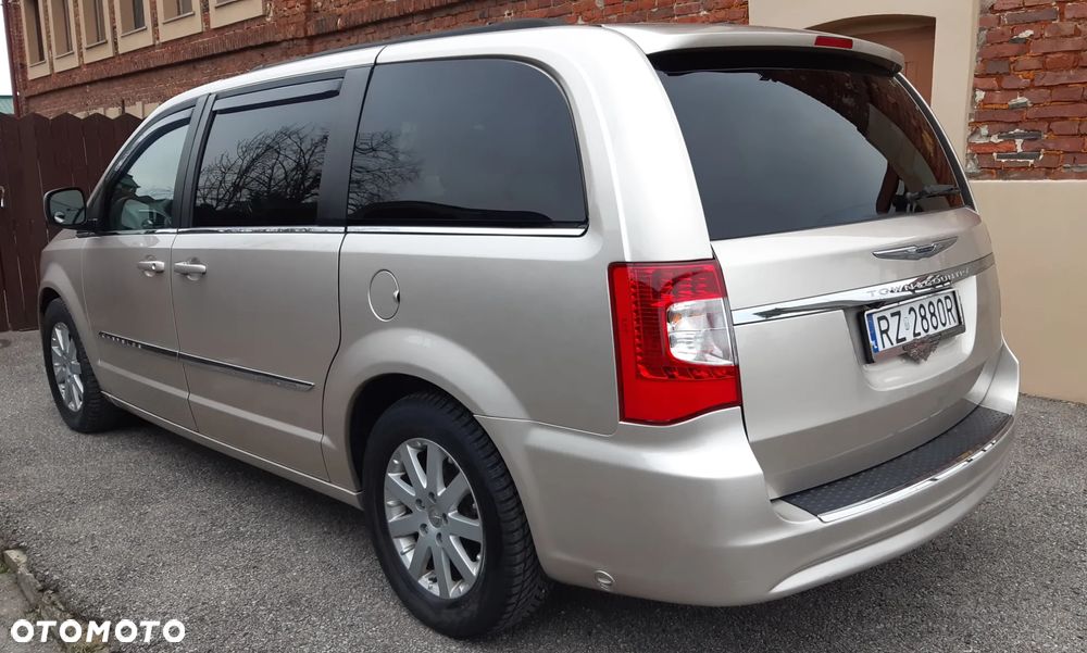Chrysler Town & Country 3.6 Touring - 23