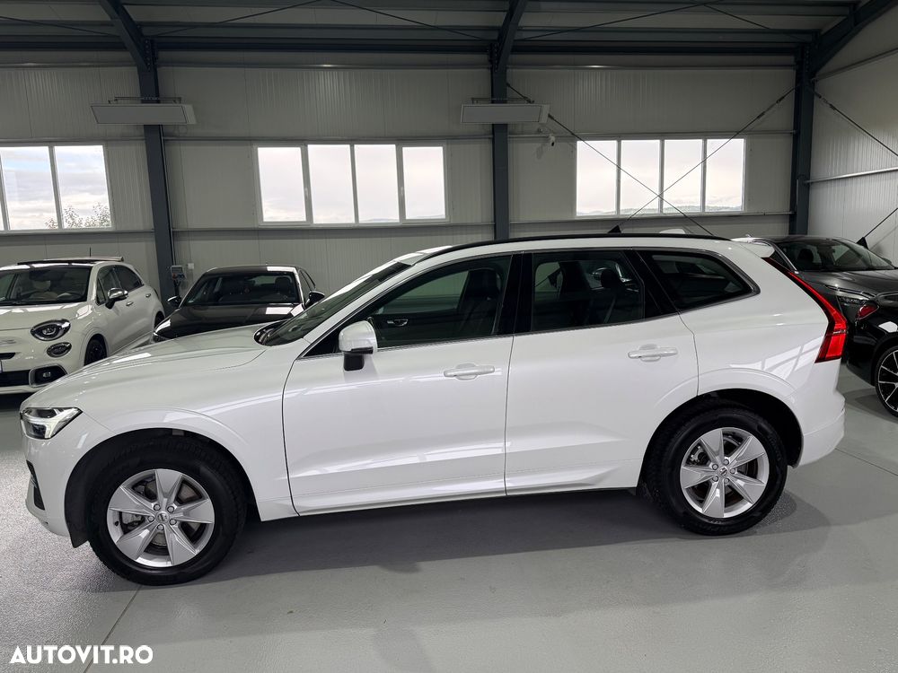 Volvo XC 60 B4 MHEV AWD Momentum Pro - 16