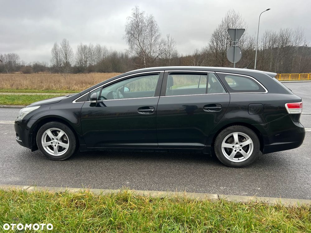 Toyota Avensis 1.6 Luna - 8