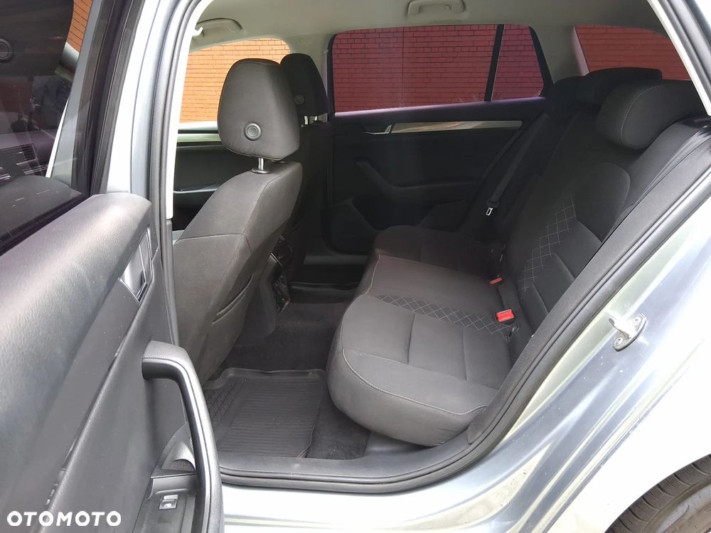 Skoda Superb 1.6 TDI Active DSG - 16