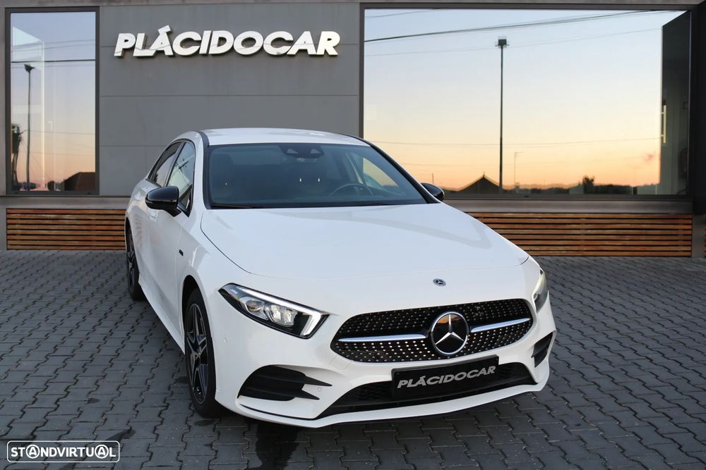Mercedes-Benz A 250 Limousine e AMG Line - 1