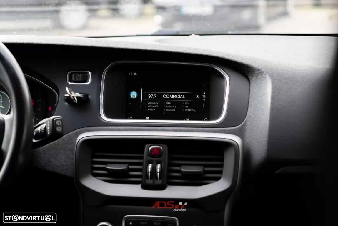 Volvo V40 Cross Country 2.0 D2 - 16