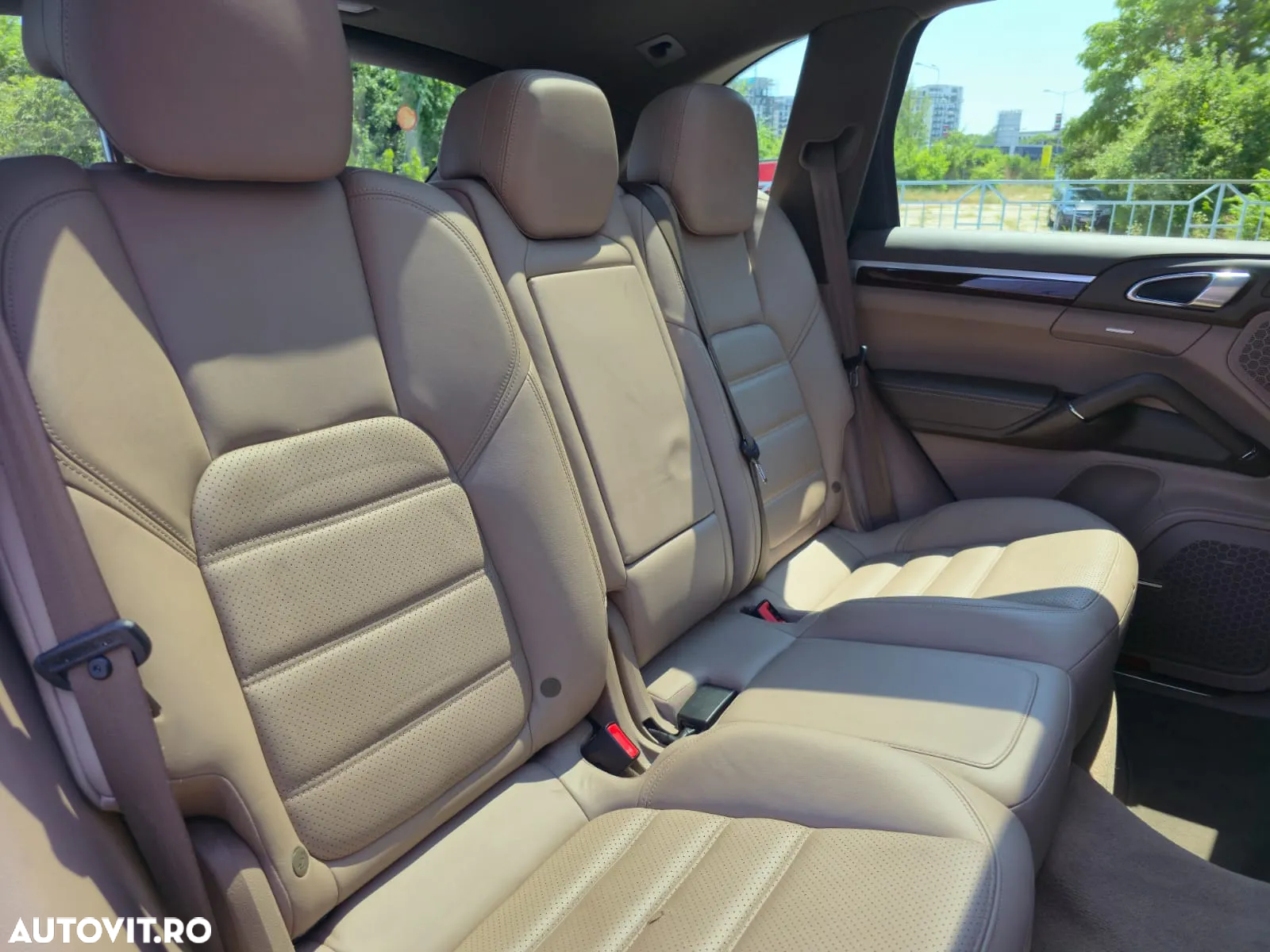 Porsche Cayenne 4.2 L S - 24