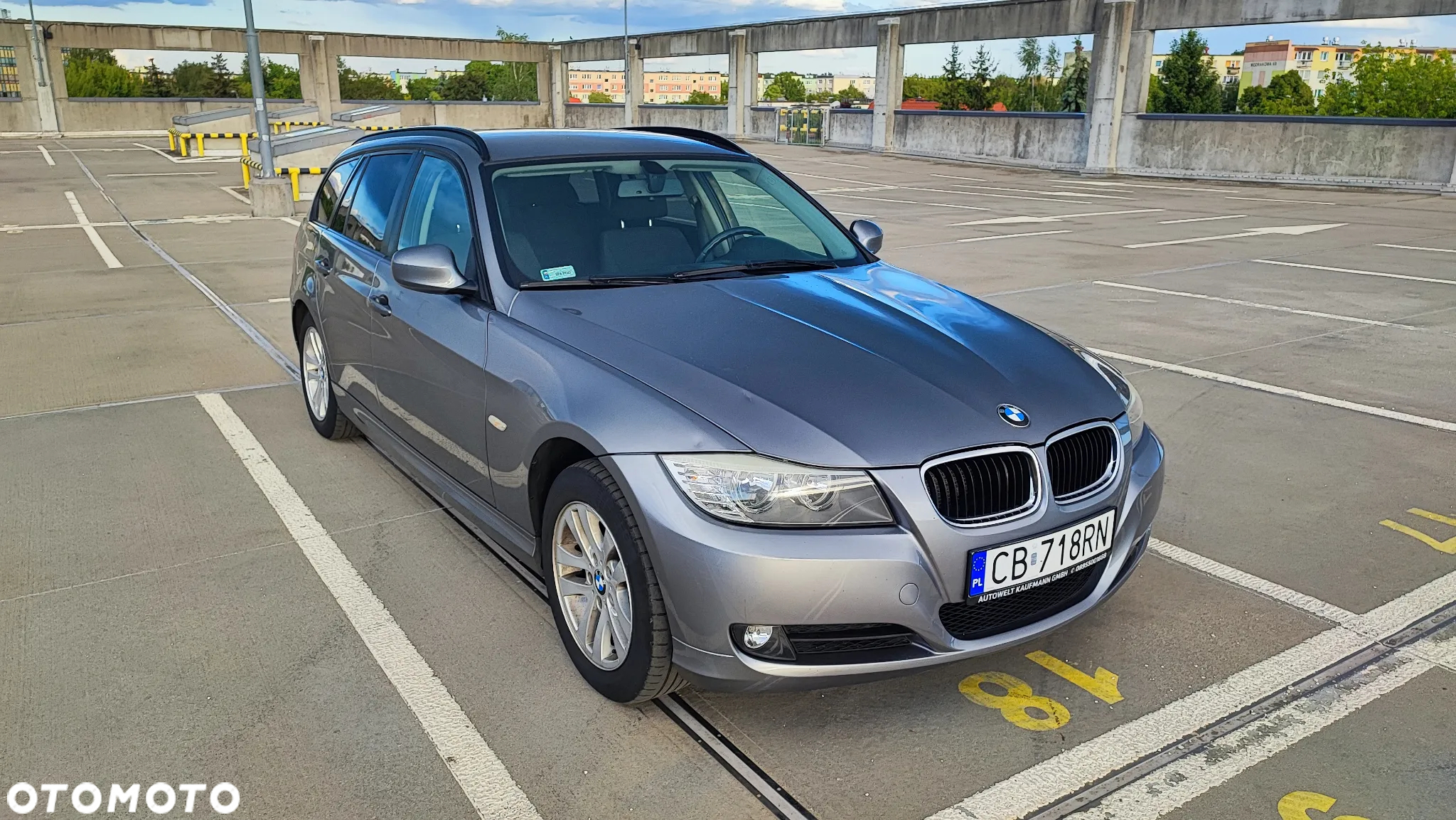 BMW Seria 3 318i Touring - 8