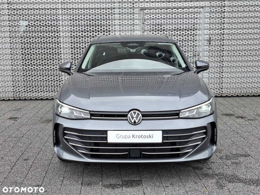 Volkswagen Passat - 4
