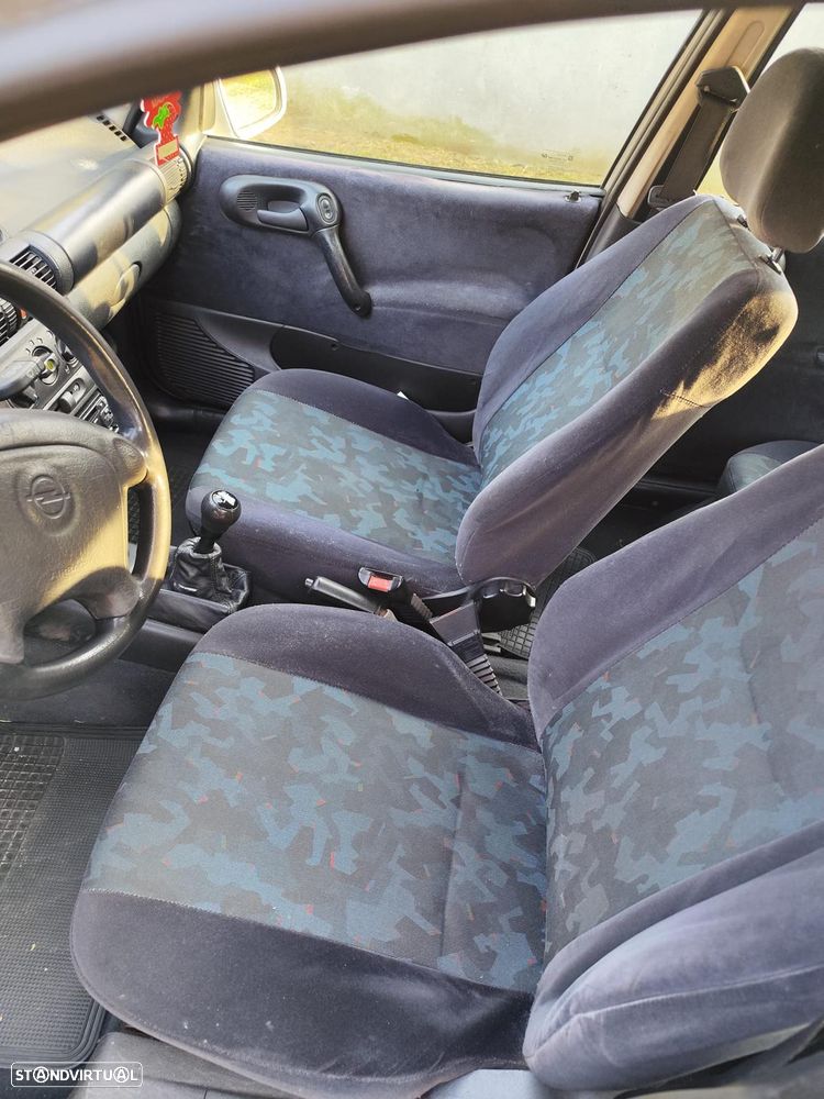 Opel Corsa 1.2 16V - 6