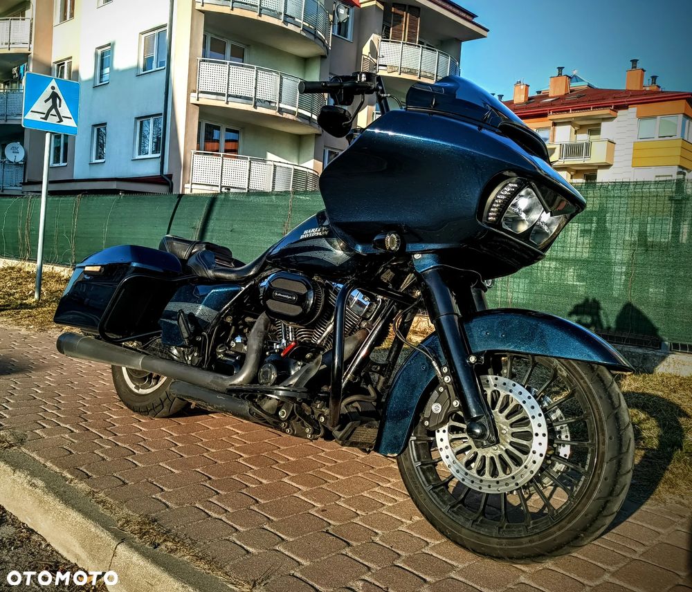 Harley-Davidson Touring Road Glide - 1