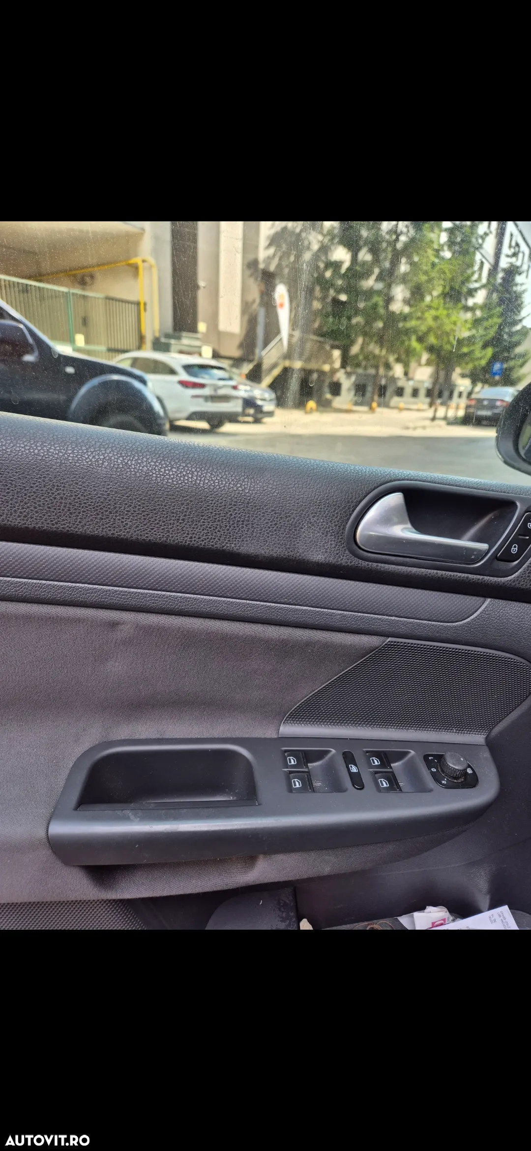 Volkswagen Golf 1.9 TDI DPF Trendline - 4