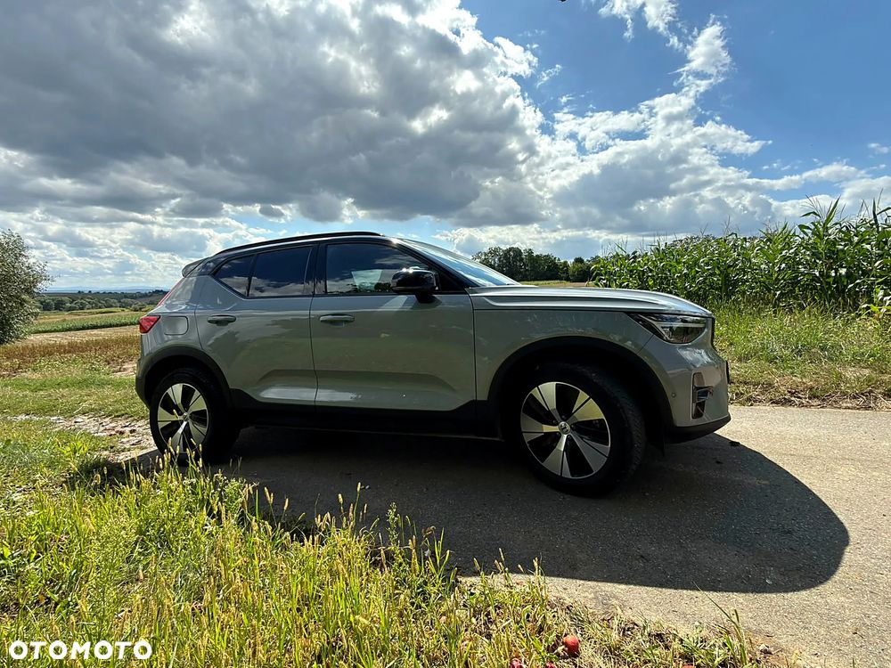 Volvo XC 40 B3 Plus Dark - 4