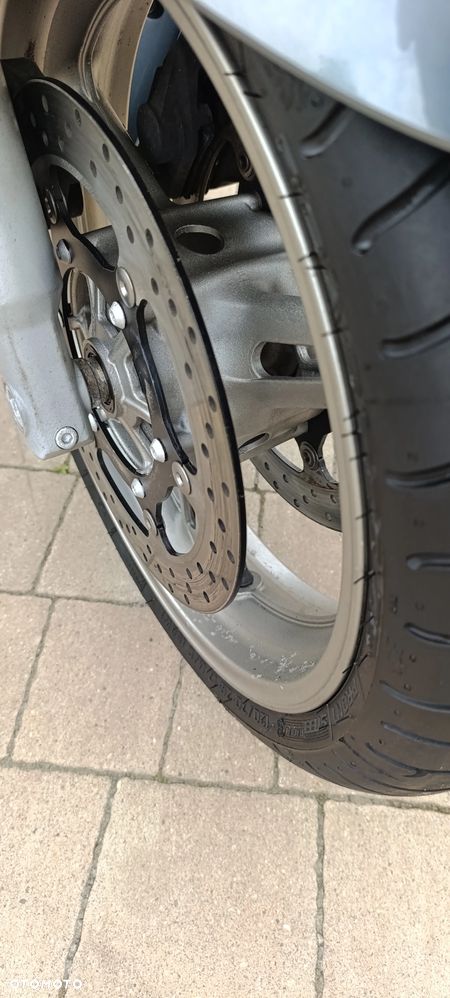 Yamaha FJR - 21